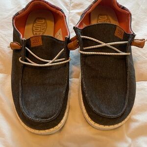 Hey Dude Woman’s Slip-On Loafers in dark gray Canvas with colorful Aztec heel